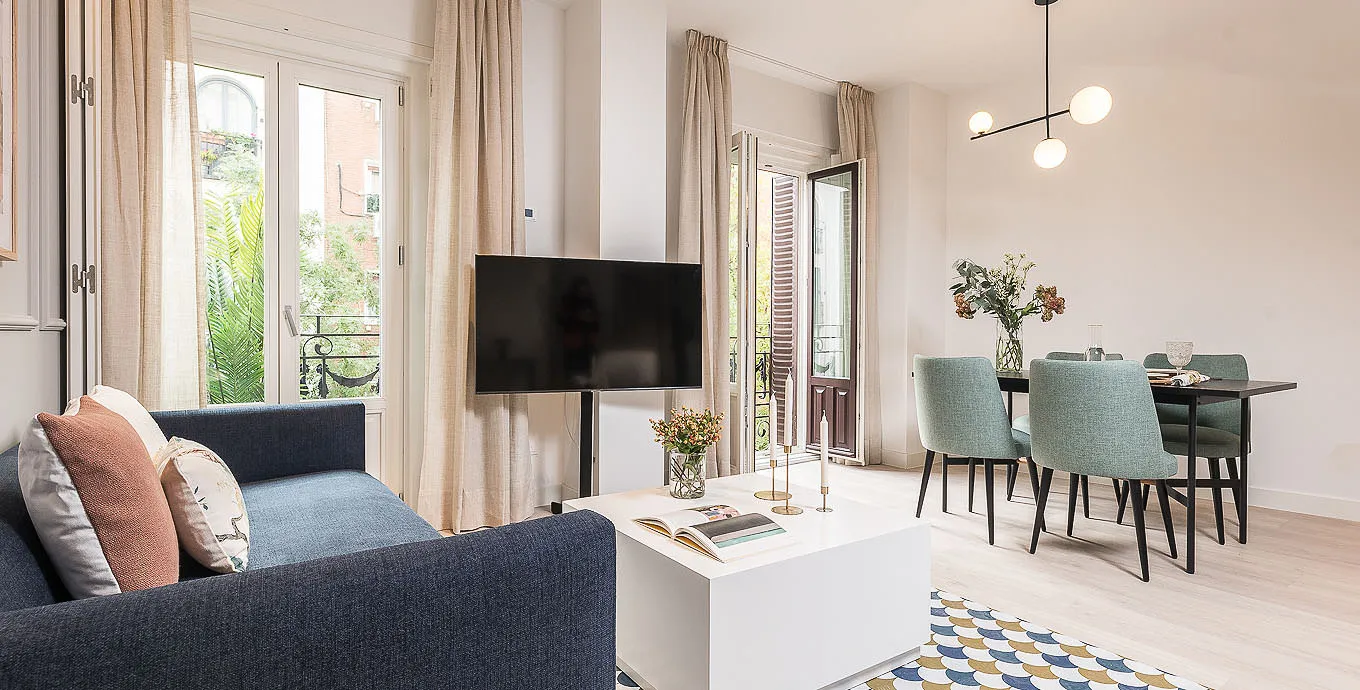Airy Madrid 2-bed Designer Flat With Work-from-home Space And City Views