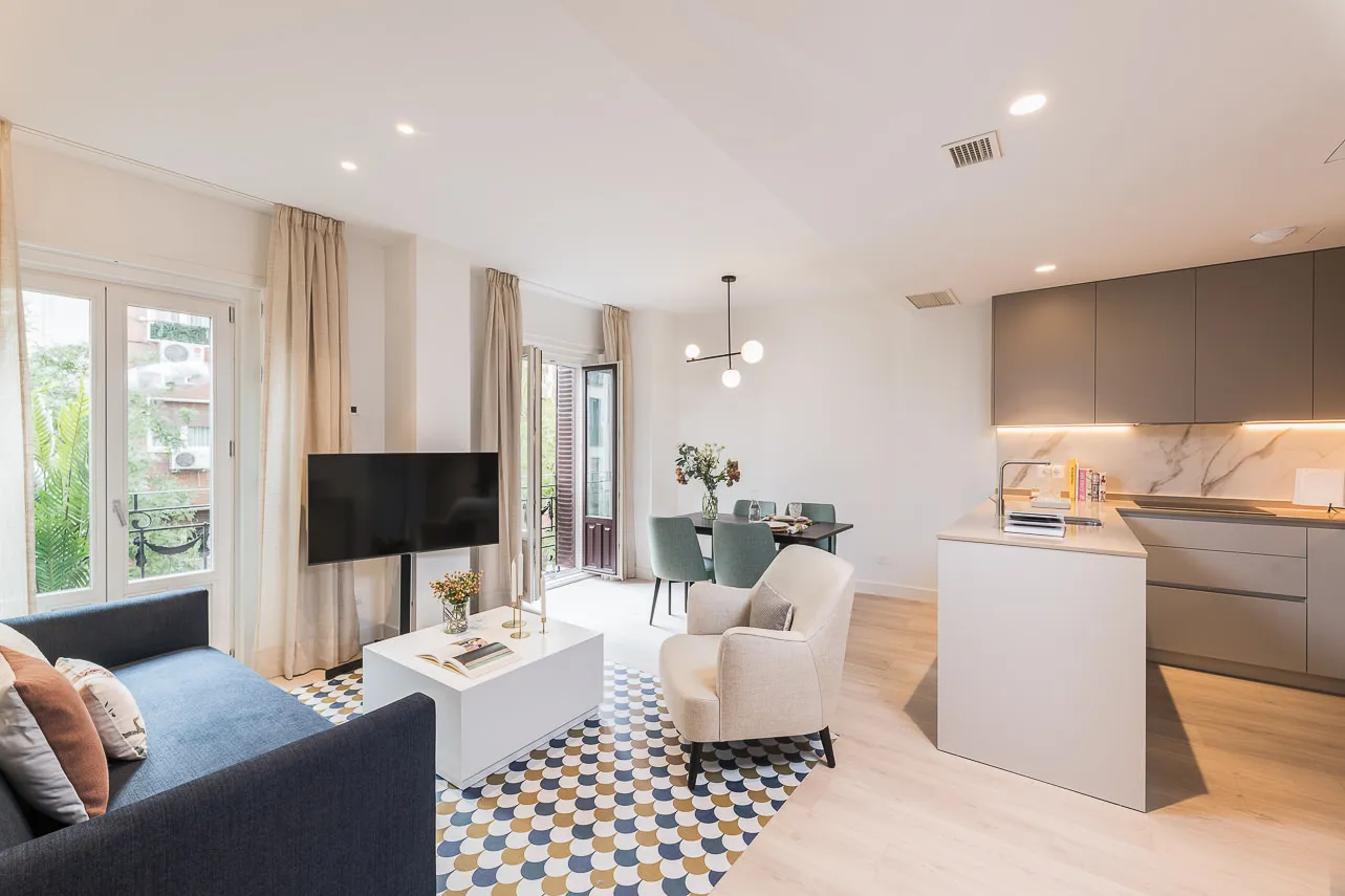 Airy Madrid 2-bed Designer Flat With Work-from-home Space And City Views #4