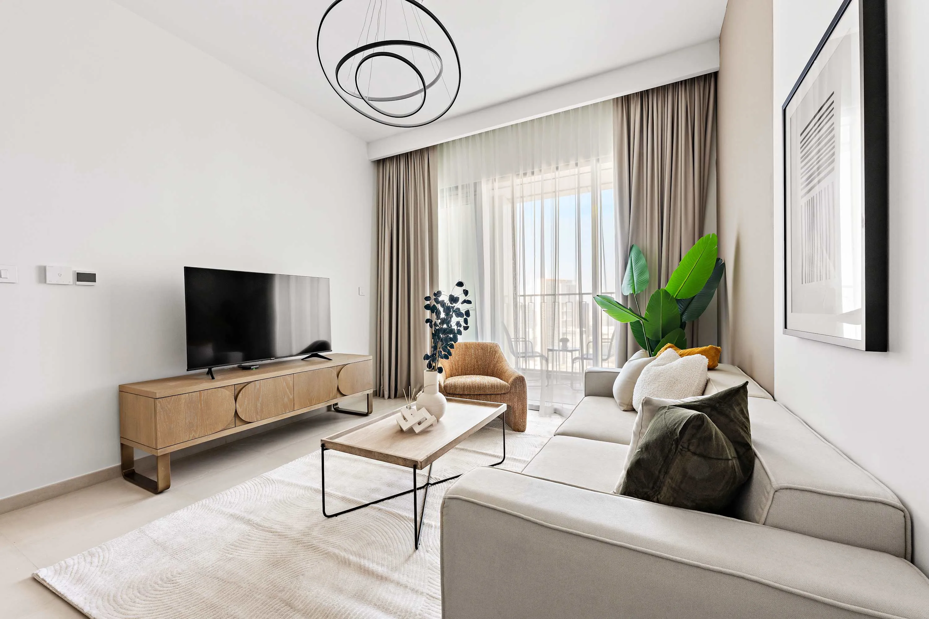 Spacious Dubai Flat With Dedicated Home Office And Downtown Views For Remote Work