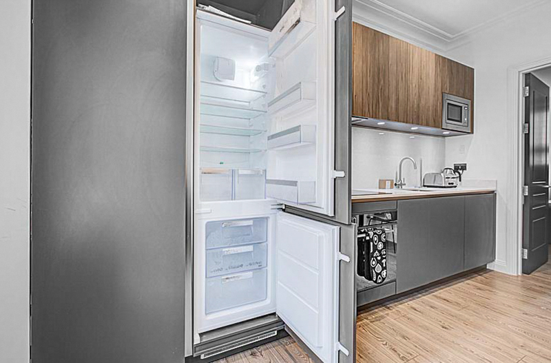 Stylish 2br London Flat - Private Laundry, Full Kitchen, Room To Work From Home #4
