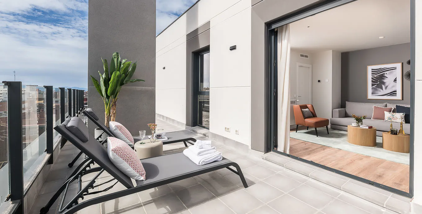 Designer 62m2 Madrid Flat With Bright Home Office & Panoramic City Views For Remote Work