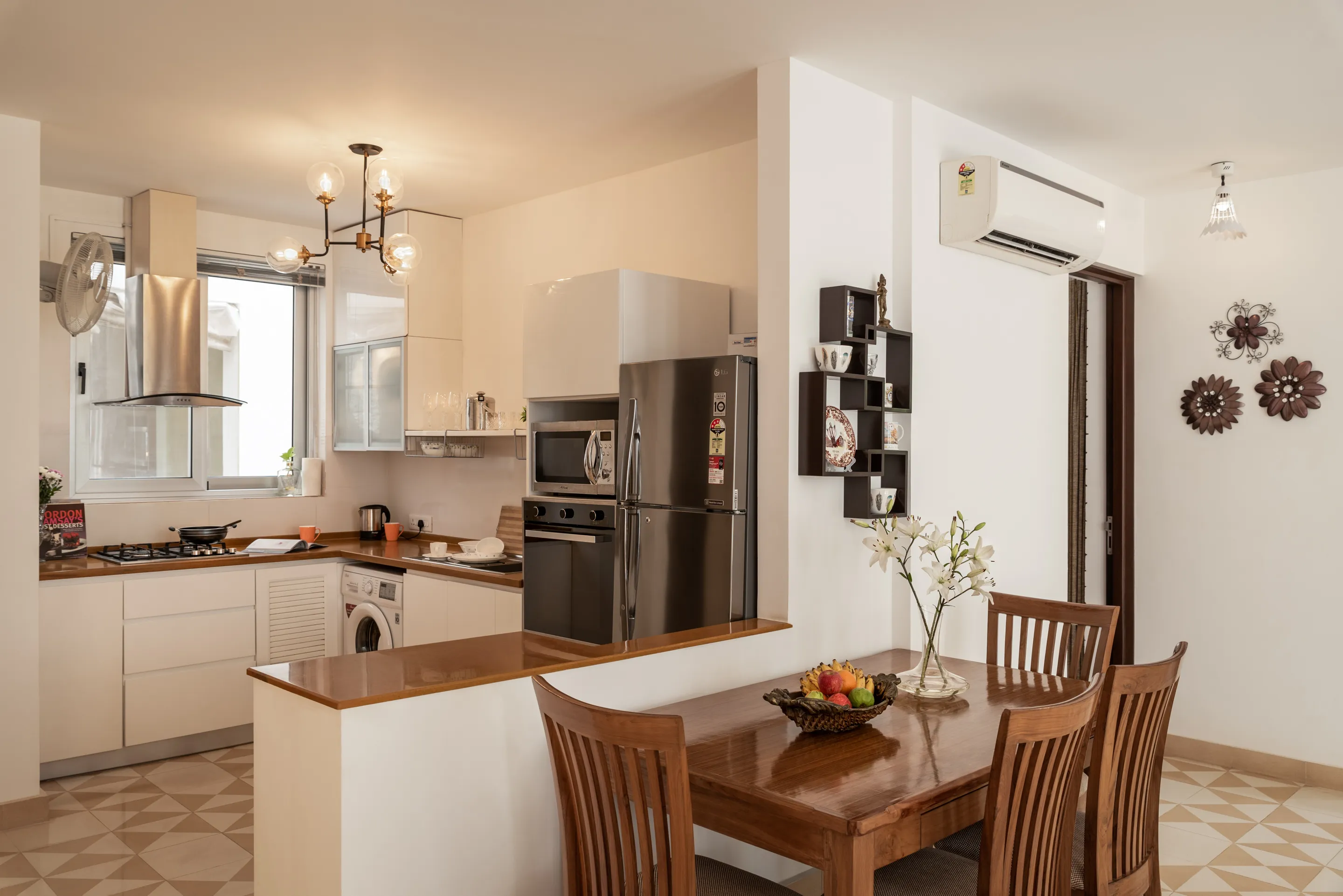 Charming 2-bed Flat With Private Balcony & Dedicated Home Office In Goa #5