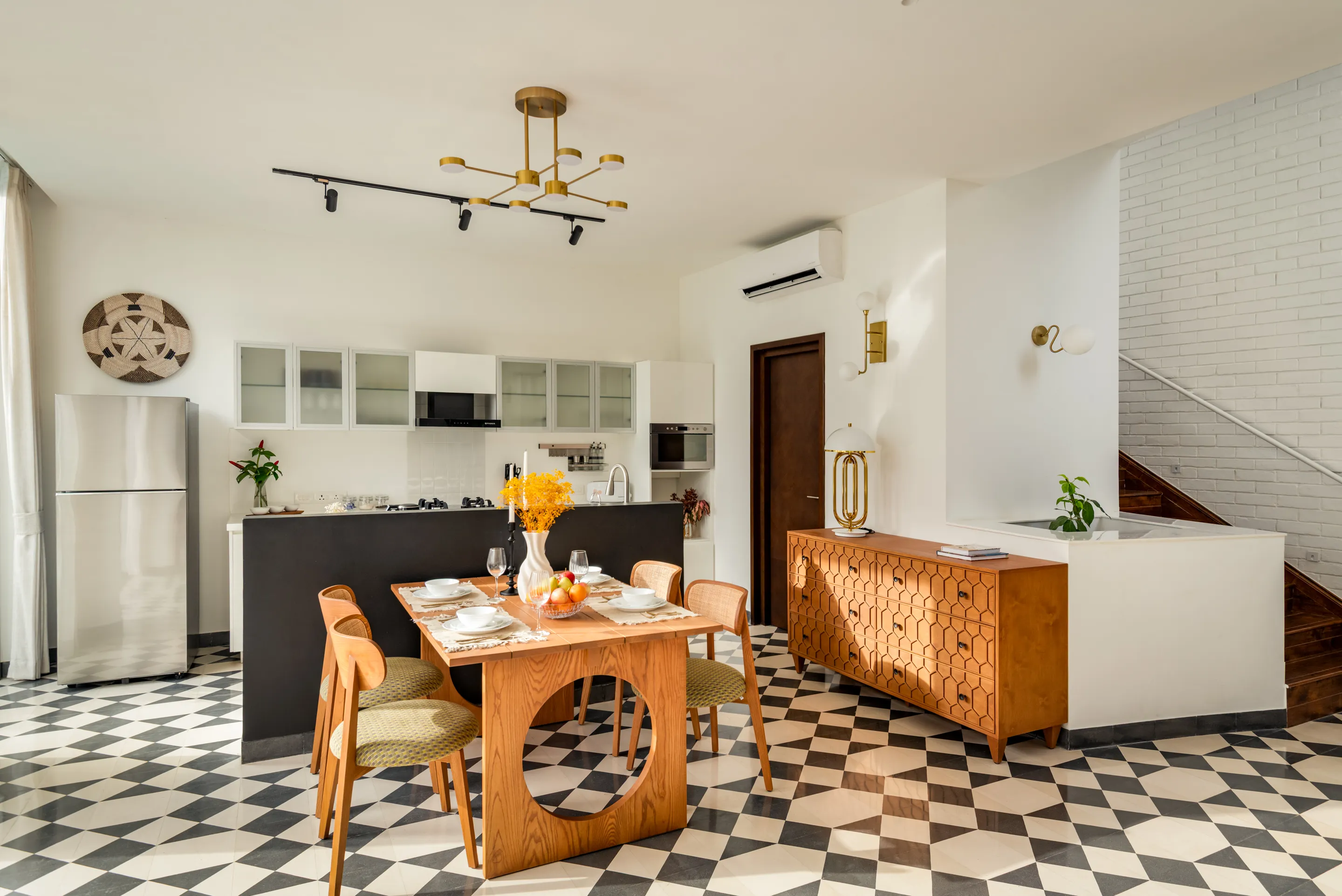 Charming 2-bed Flat With Private Balcony & Dedicated Home Office In Goa #3