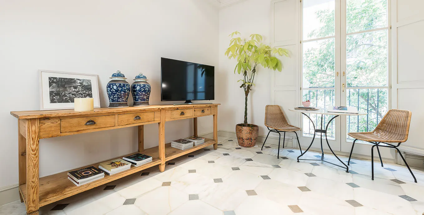 Refined Madrid Flat With Dedicated Home Office In Central Locale For Remote Work