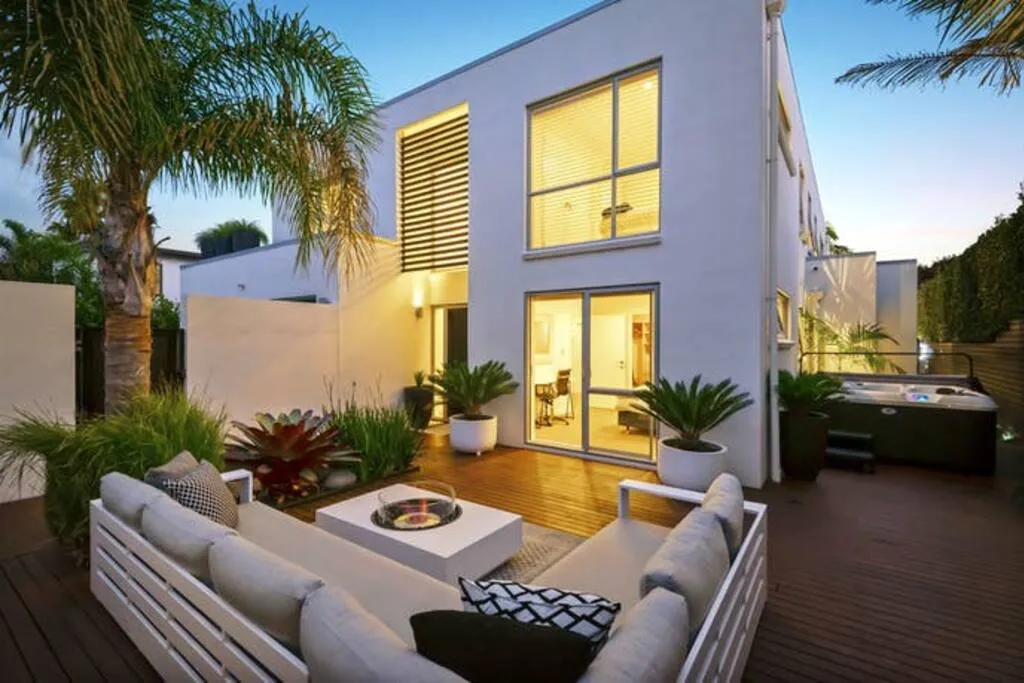 Charming Luxurious 4-br City Flat Auckland - Remote Work-ready With Private Study