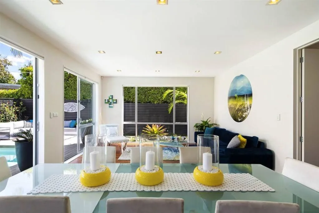Charming Luxurious 4-br City Flat Auckland - Remote Work-ready With Private Study #4