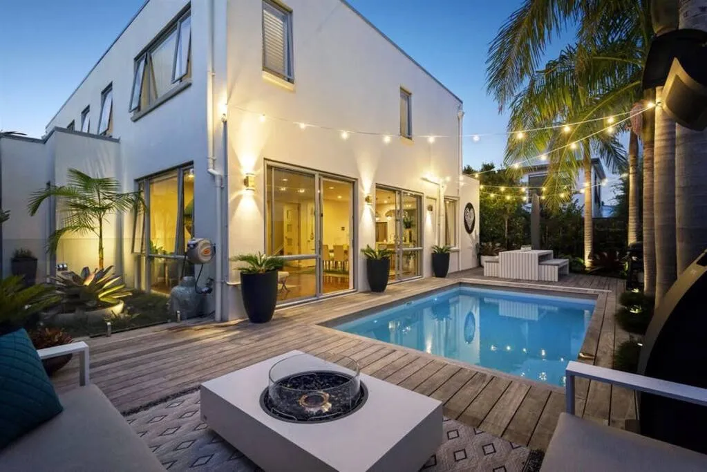 Charming Luxurious 4-br City Flat Auckland - Remote Work-ready With Private Study #2