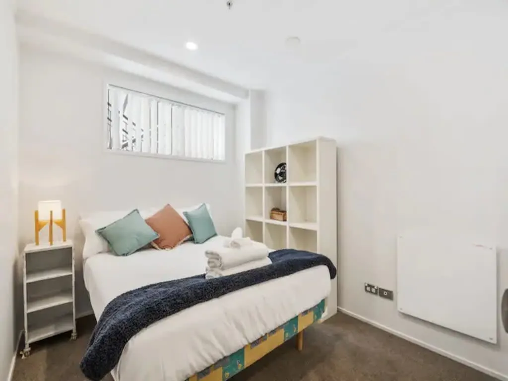 Auckland Trendy Flat - Charming 2br, Dedicated Home Office & Fast Wi-fi Near Sky Tower #2