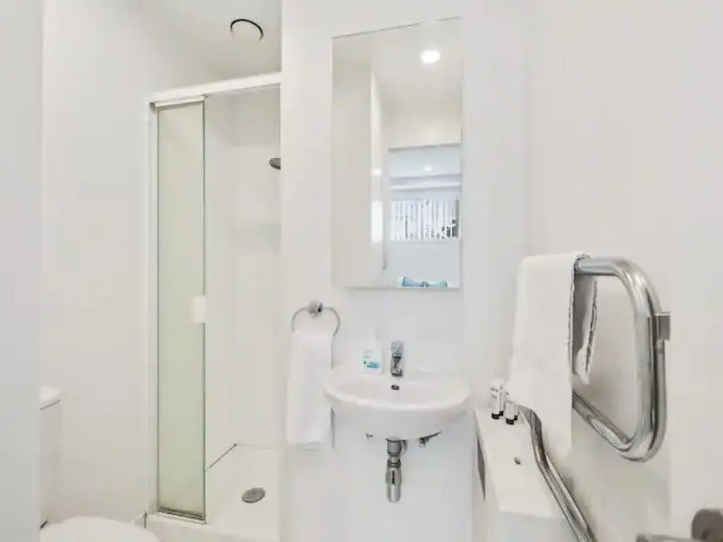Auckland Trendy Flat - Charming 2br, Dedicated Home Office & Fast Wi-fi Near Sky Tower #5