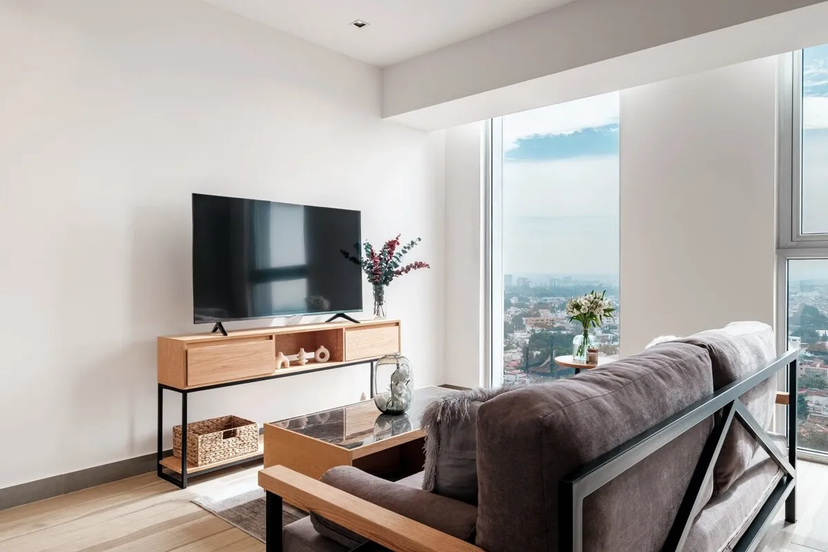 Refined 1-bedroom Flat With Dedicated Home Office In Downtown Metro #4