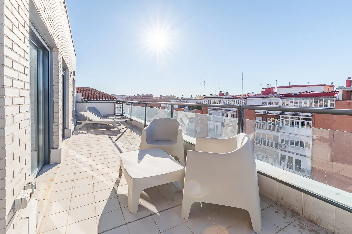 Spacious Madrid Flat With Dedicated Home Office And City Views In Pacifico