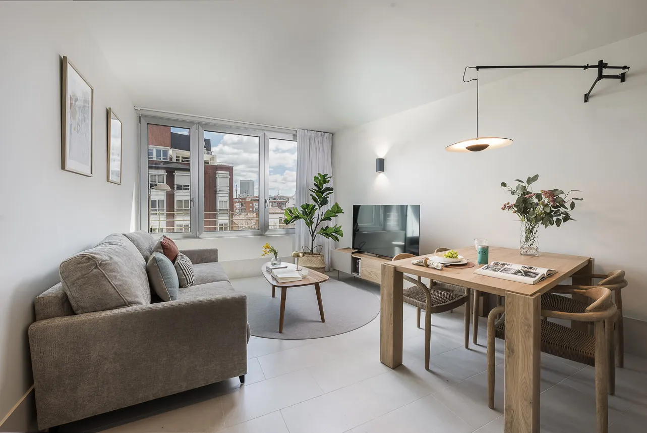 Luxurious Airy Executive Flat Madrid - Dedicated Home Office & Fast Wifi #2