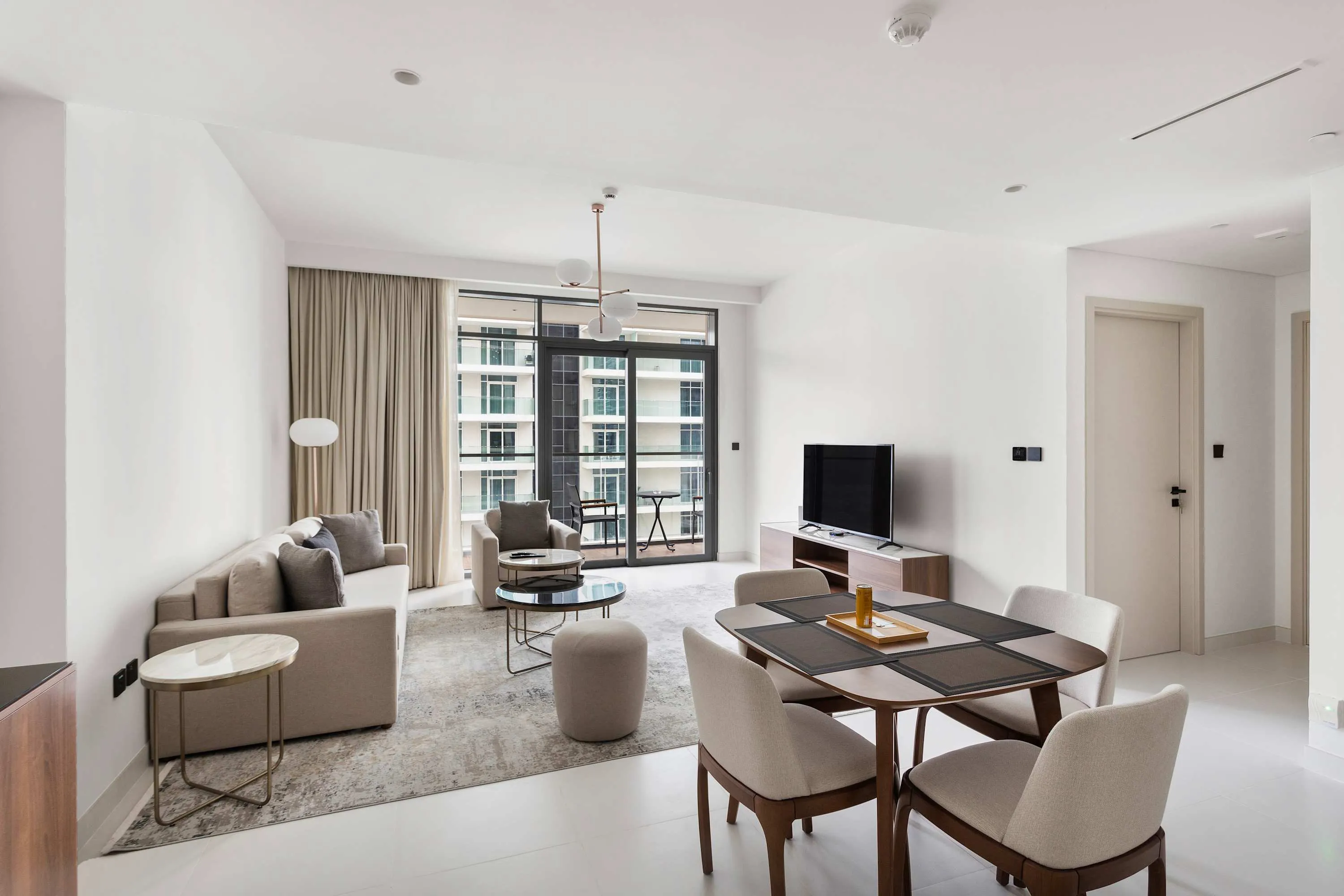 Elegant Dubai 1-bed Flat With Home Office And Marina Views For Remote Work #3