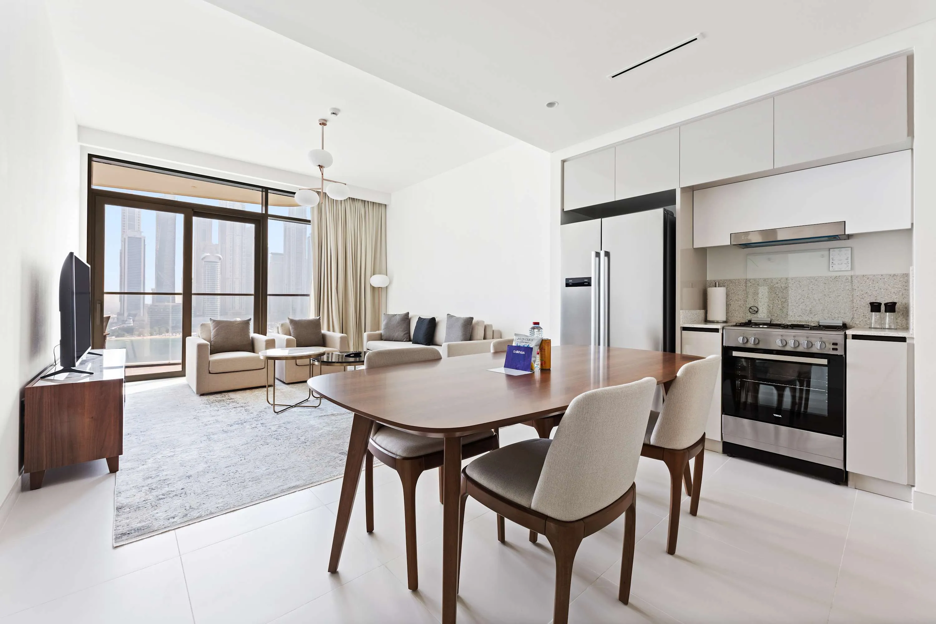 Contemporary Dubai Flat With Bright Home Office And Spacious Living For Remote Work #3