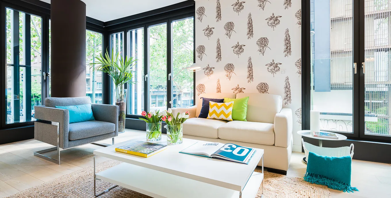 Elegant Madrid Flat With Bright Home Office And Airy 50m2 Layout For Remote Work