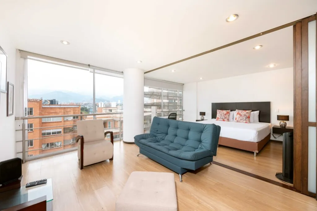 Lux 49m2 Flat For Remote Workers In Medellin With Dedicated Home Office