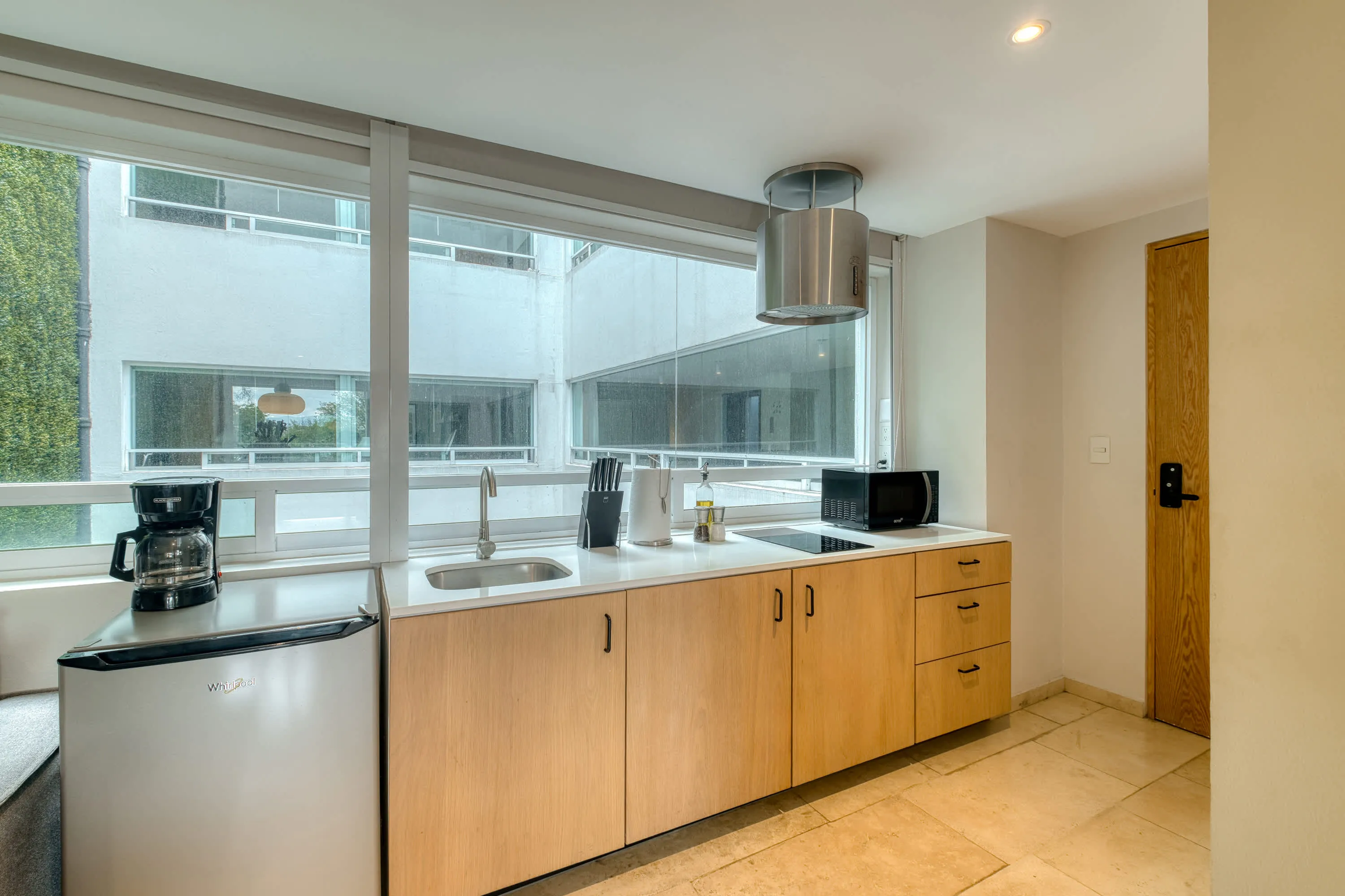 Chic Open-plan Studio With Dedicated Workspace In Roma Norte, Cdmx #3
