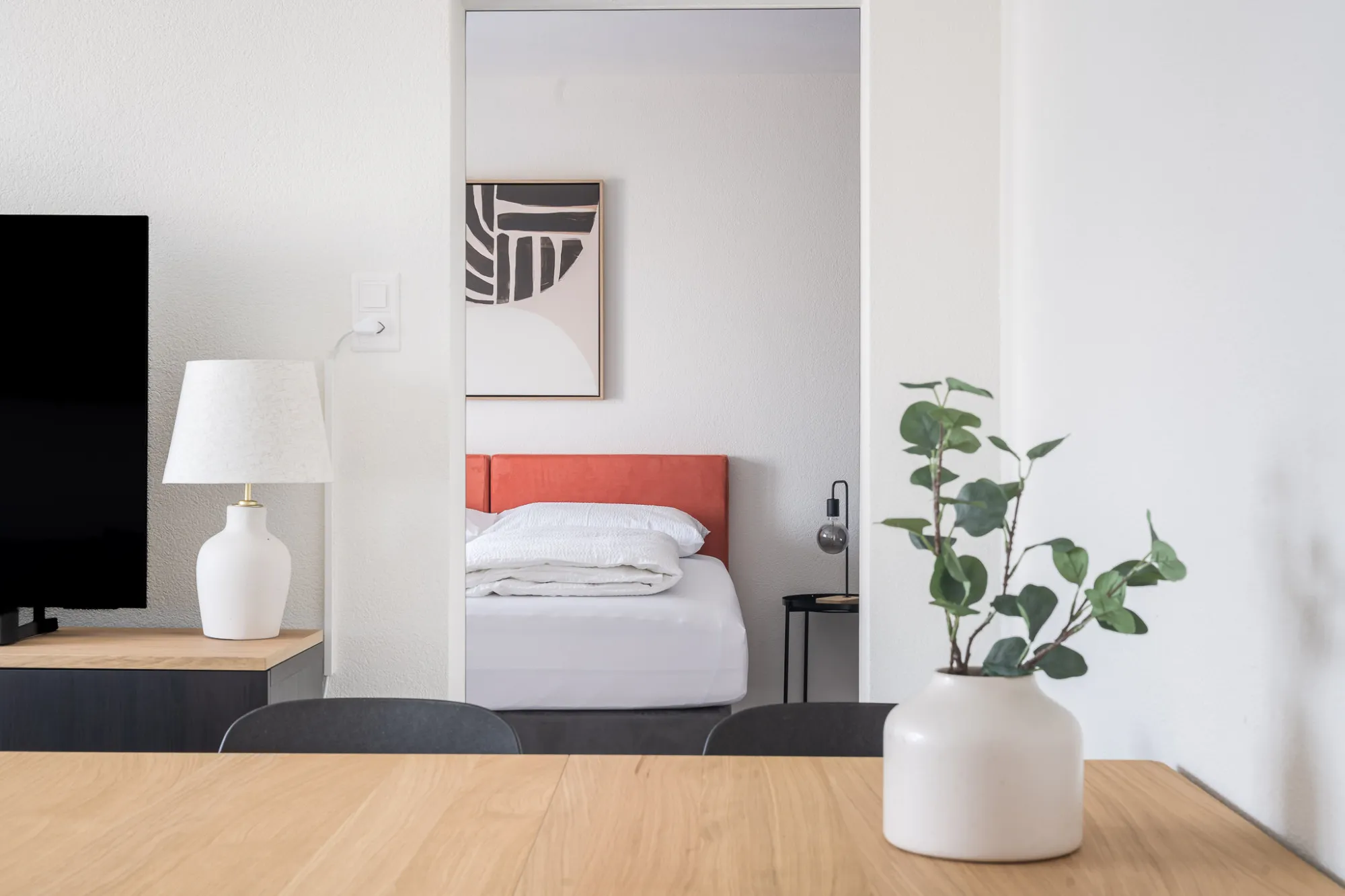 Sleek 47m2 Basel Flat With Dedicated Home Office For Remote Work - Corporate Housing in Basel, Switzerland