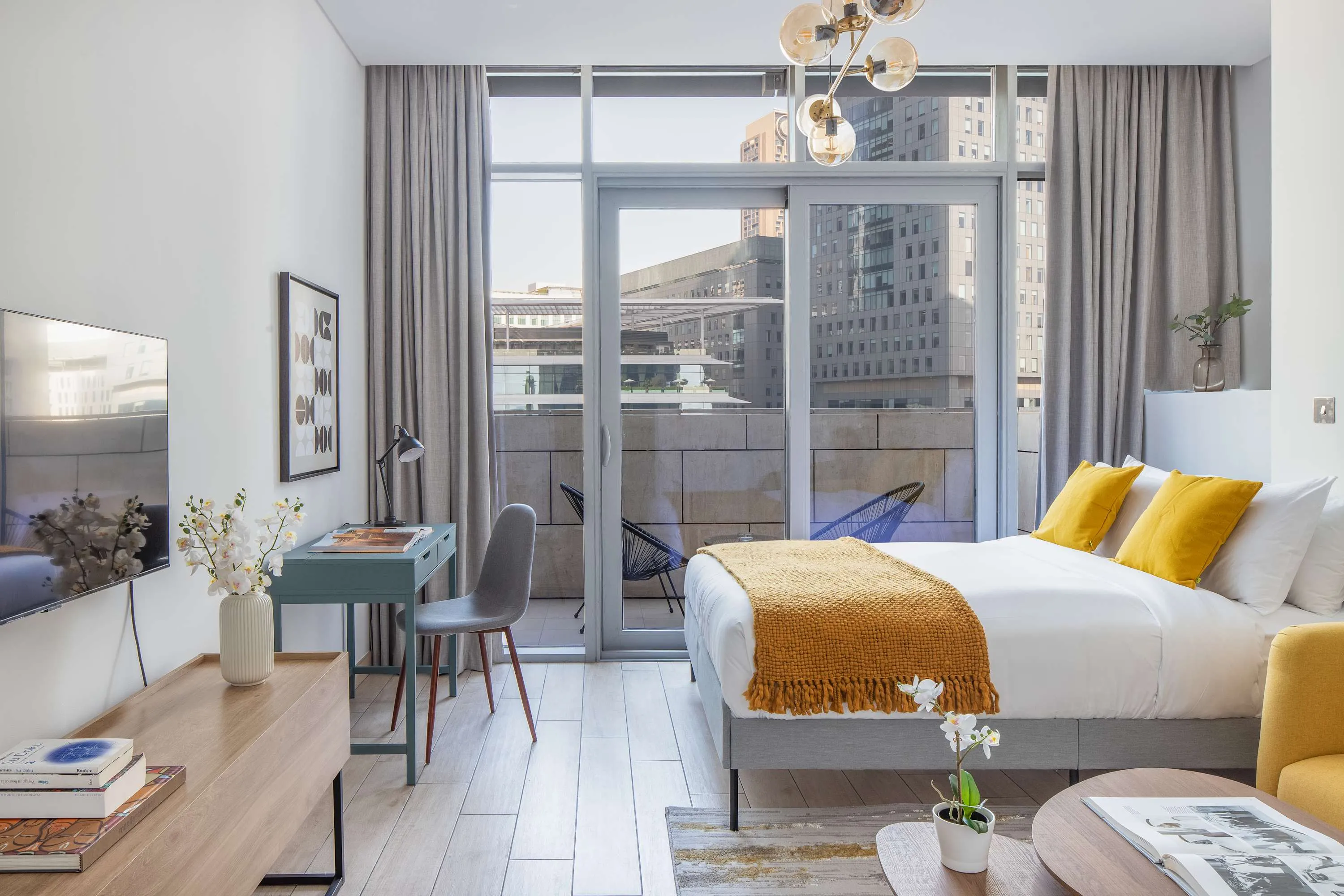 Chic 42m2 Dubai Studio With Dedicated Home Office In Burj Daman Tower For Digital Nomads