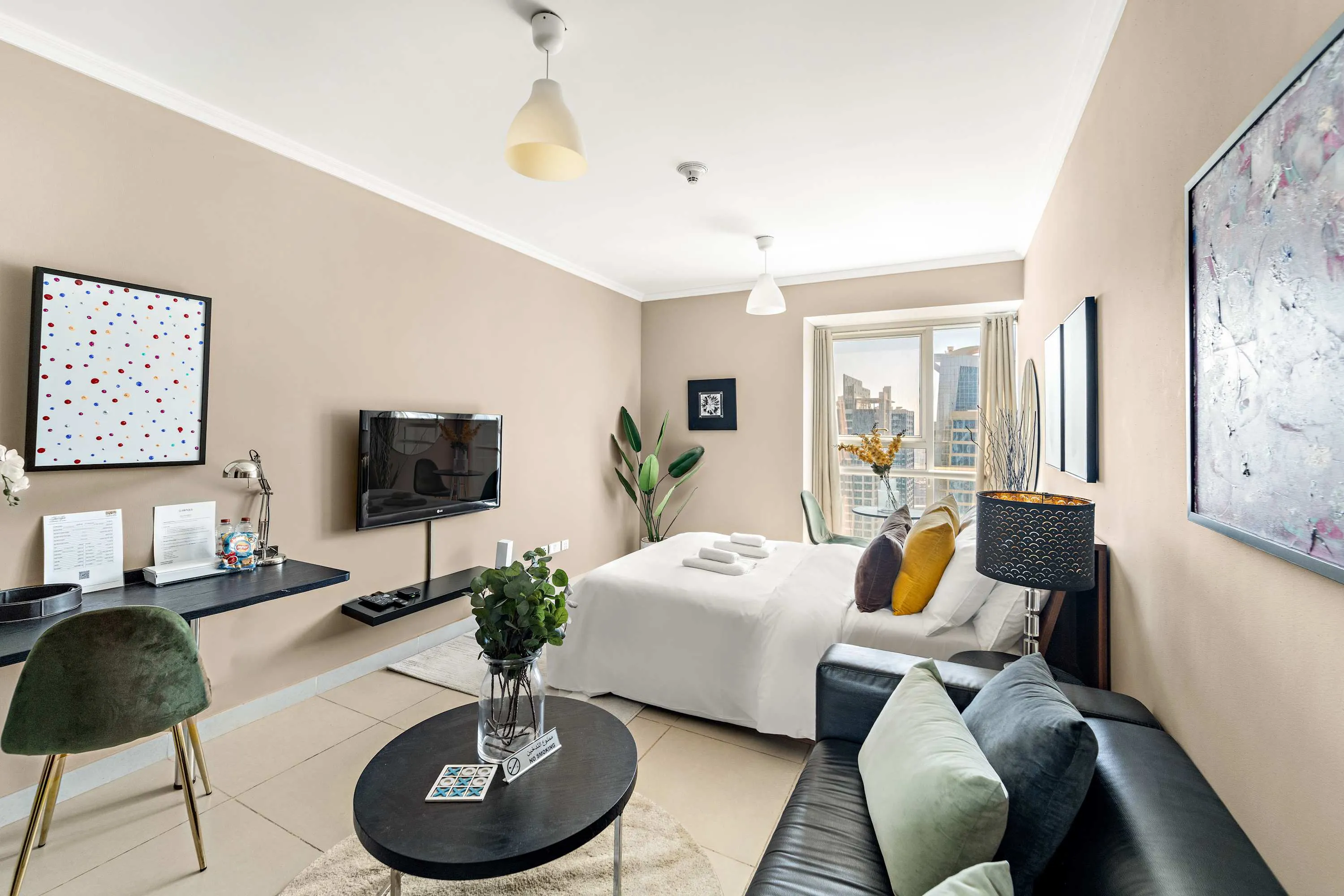 Sophisticated 35m2 Dubai Design Studio With A Dedicated Home Office In West Lake District