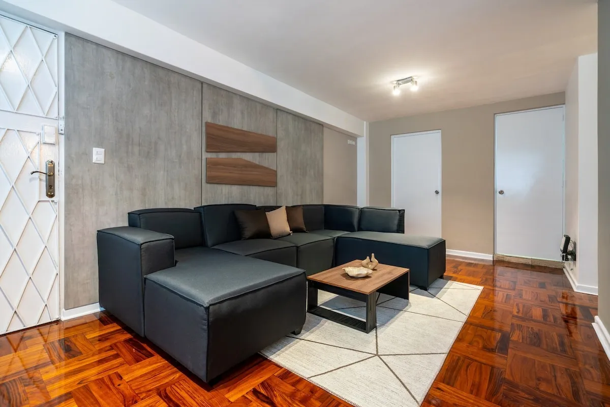 Classy 3BR in Miraflores near Kennedy park