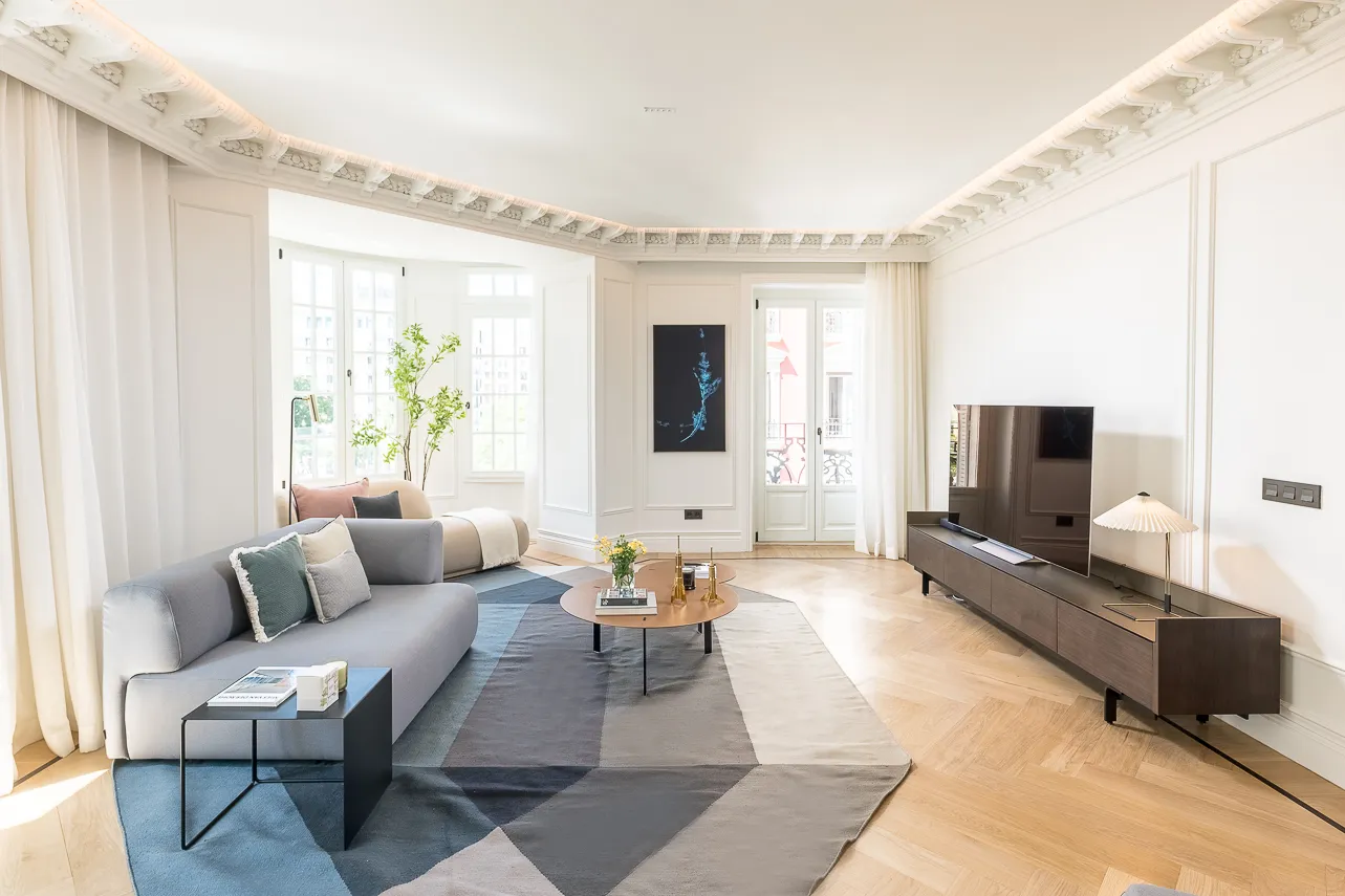 Elegant Madrid Rooftop Apartment With Spacious Home Office For Remote Work And Living #2