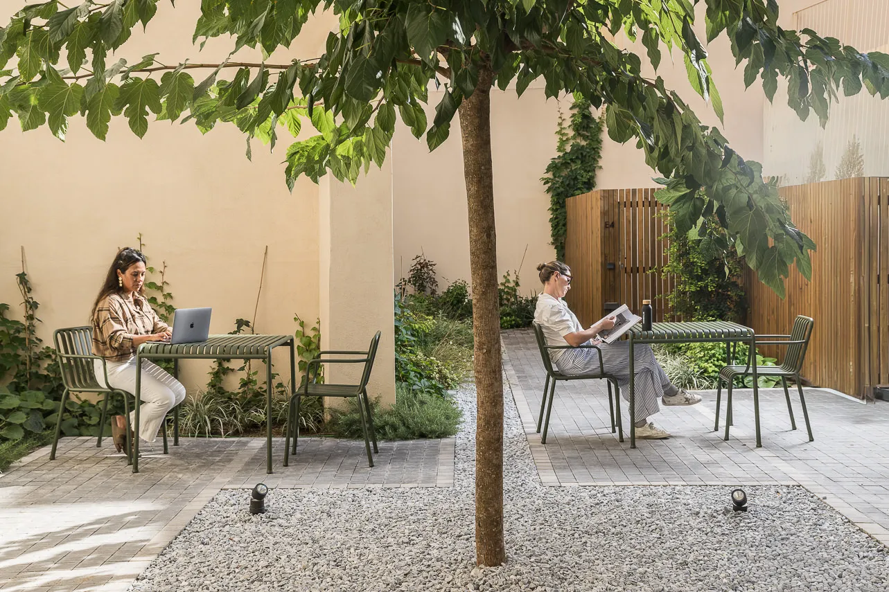 Stylish 68m2 Barcelona Flat With Home Office Space For Remote Work Flexibility #5