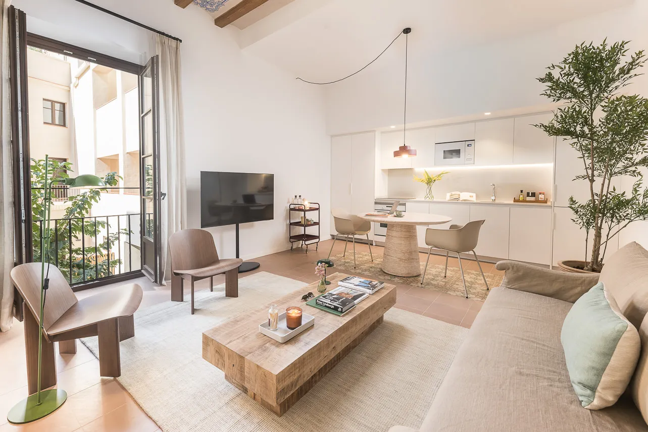Contemporary Designer Flat With Dedicated Home Office In Barcelona, 59m2 #4