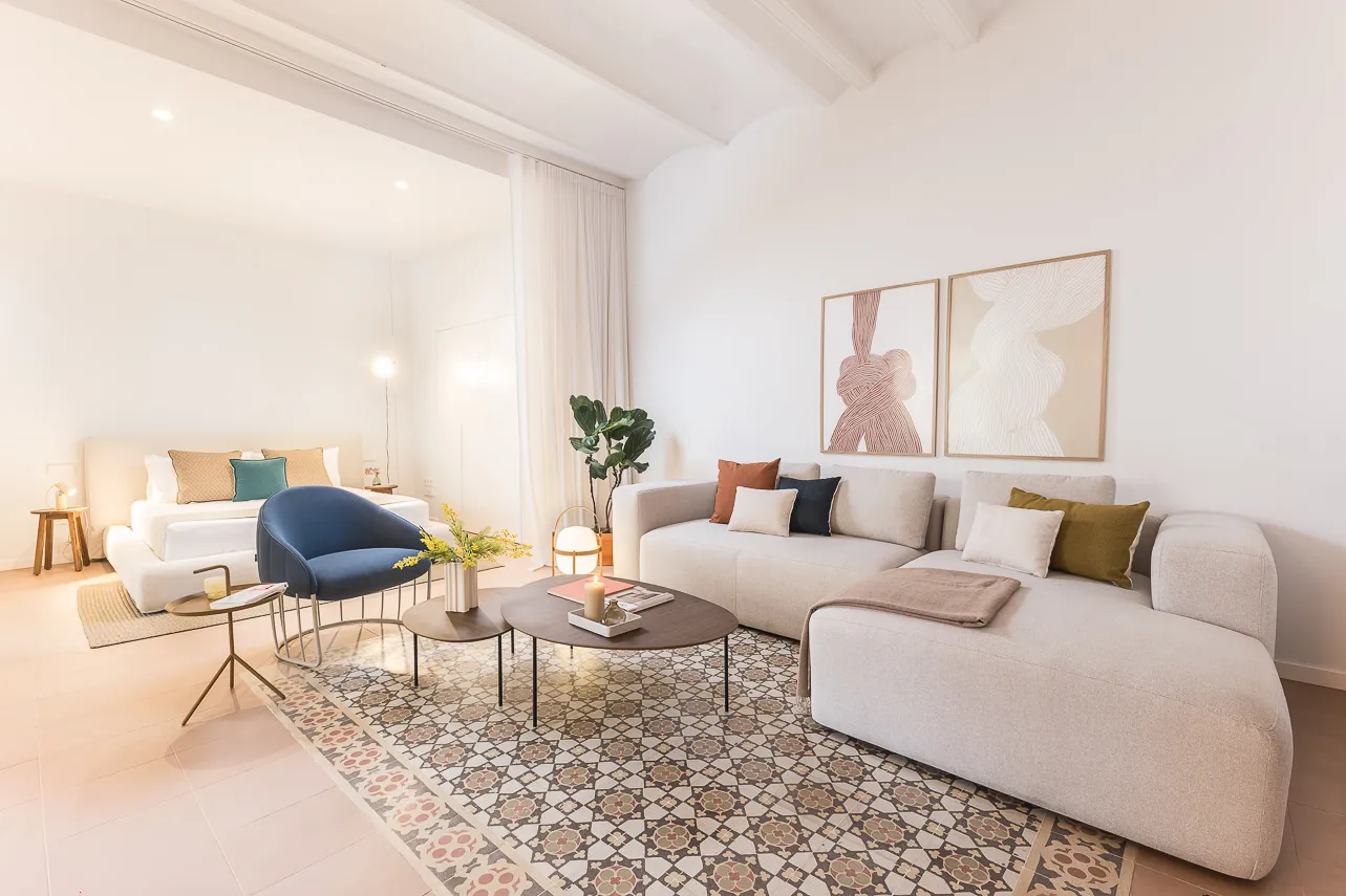 Refined Barcelona City Flat With Spacious Home Office Area For Digital Nomads #4