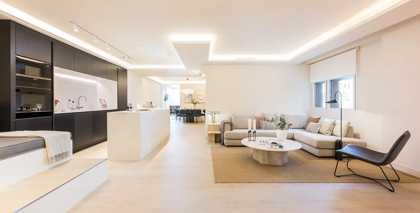 Sleek Madrid Rooftop 2br: 188m2 Luxury Flat With Private Terrace Workspace