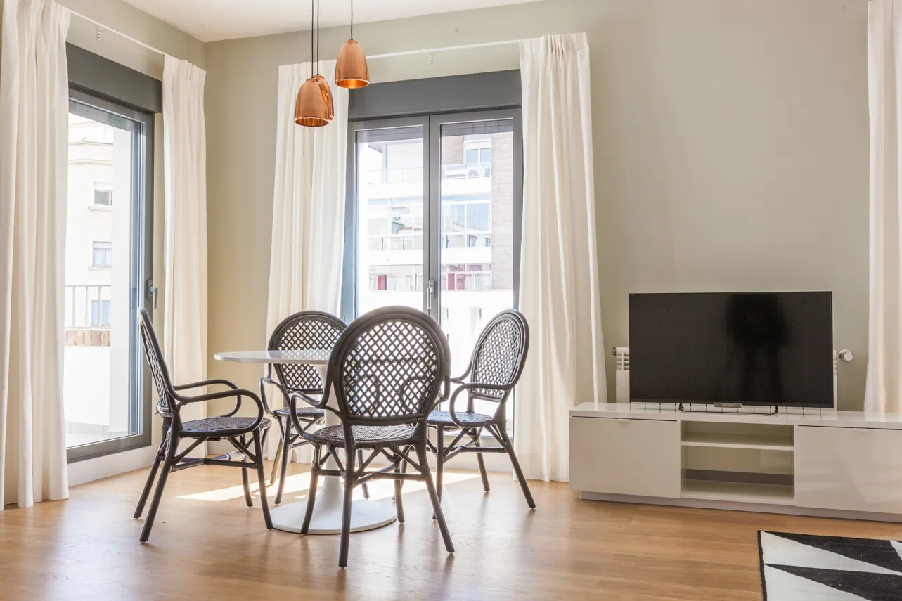 Expansive Madrid Flat With Dedicated Home Office Spaces For Remote Productivity #5