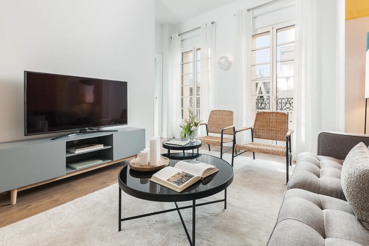 Airy Madrid Designer Apartment With Dual Bedrooms And Dedicated Home Office Space #3