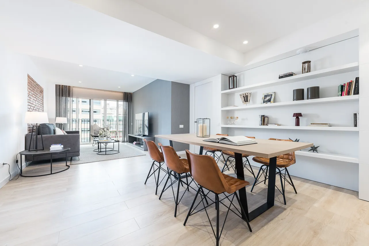 Spacious Barcelona Flat With Dedicated Home Office & High-speed Internet For Remote Work #4