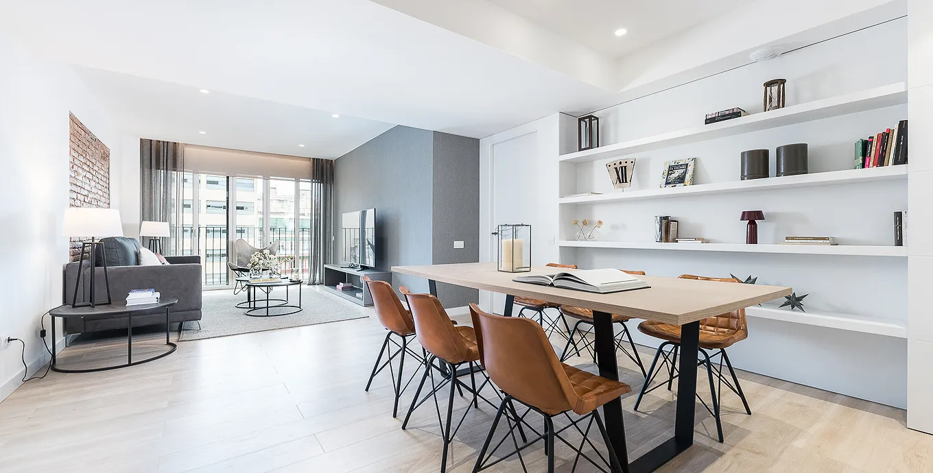 Spacious Barcelona Flat With Dedicated Home Office & High-speed Internet For Remote Work