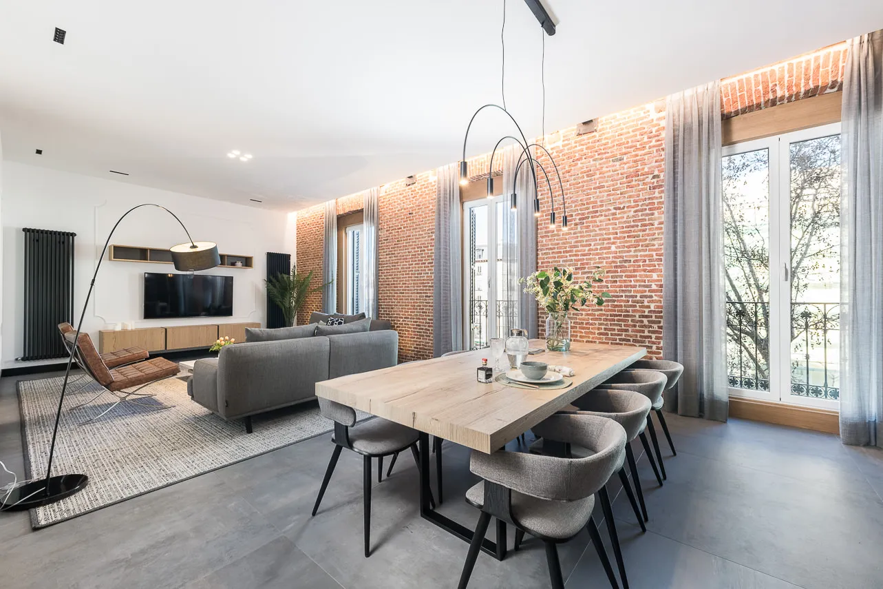 Upscale Madrid Penthouse With Home Office & Expansive Living For Remote Professionals #3