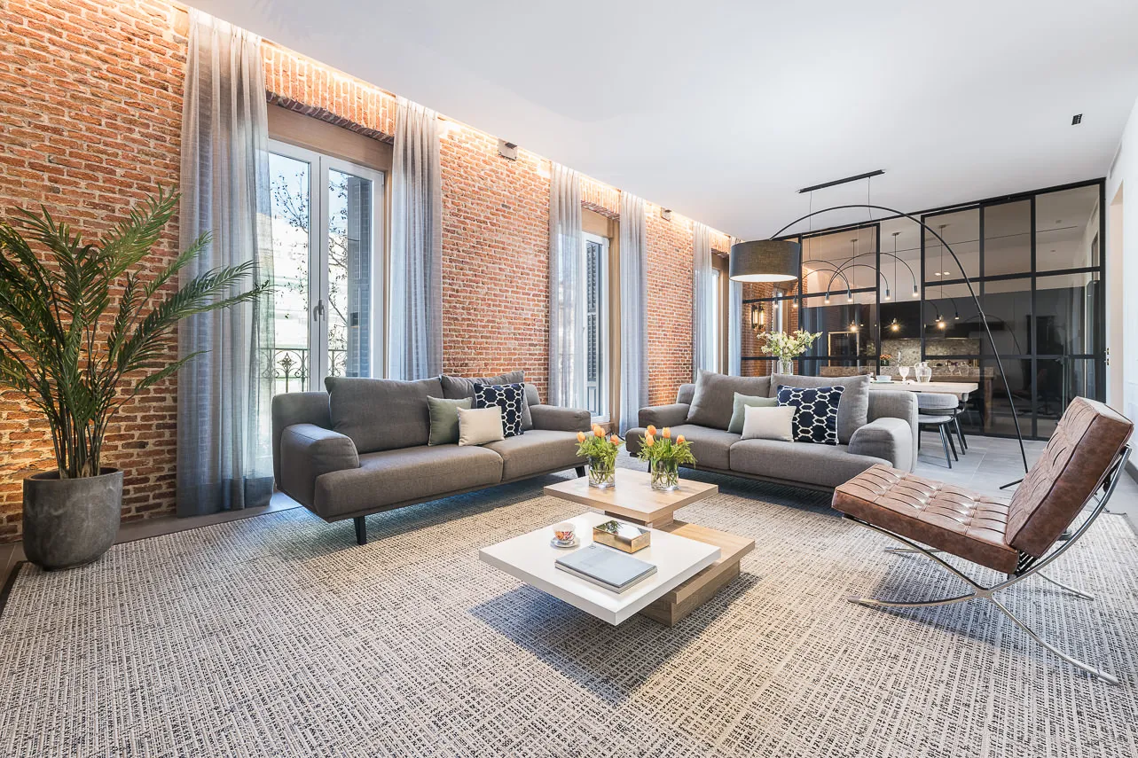 Upscale Madrid Penthouse With Home Office & Expansive Living For Remote Professionals #2