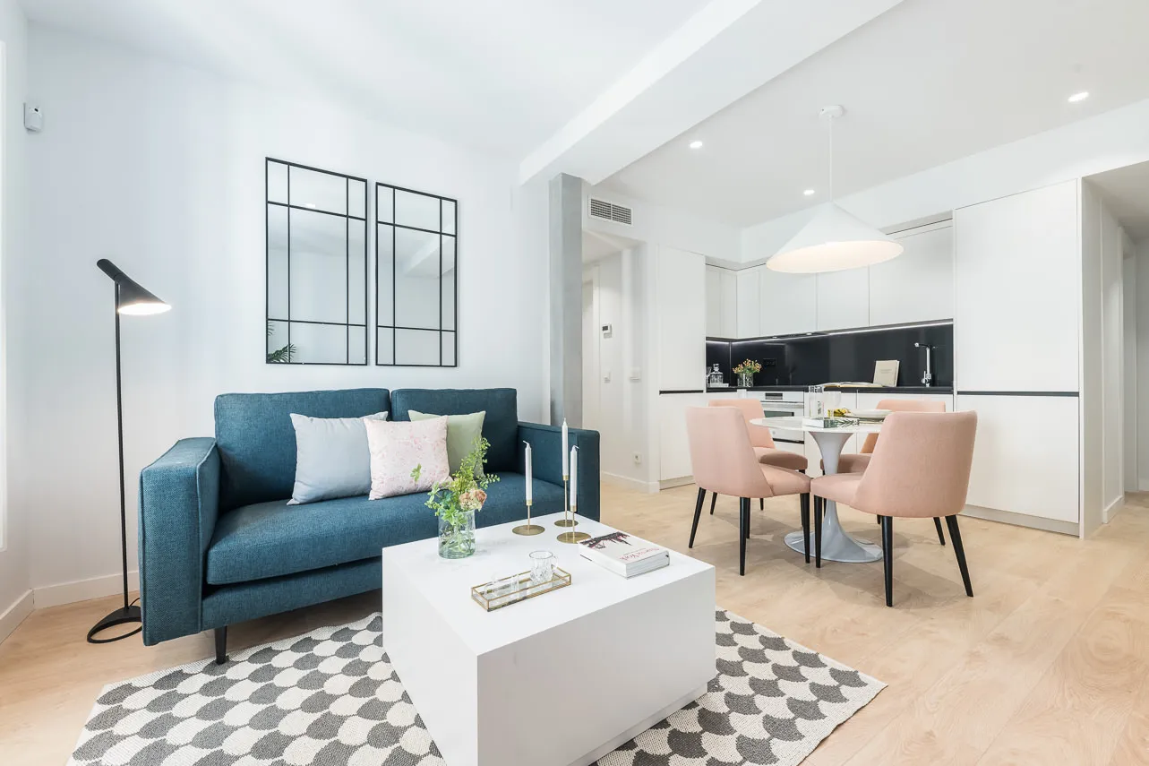 Impressive Madrid Flat With Bright Home Office And Modern Comforts For Remote Work #3