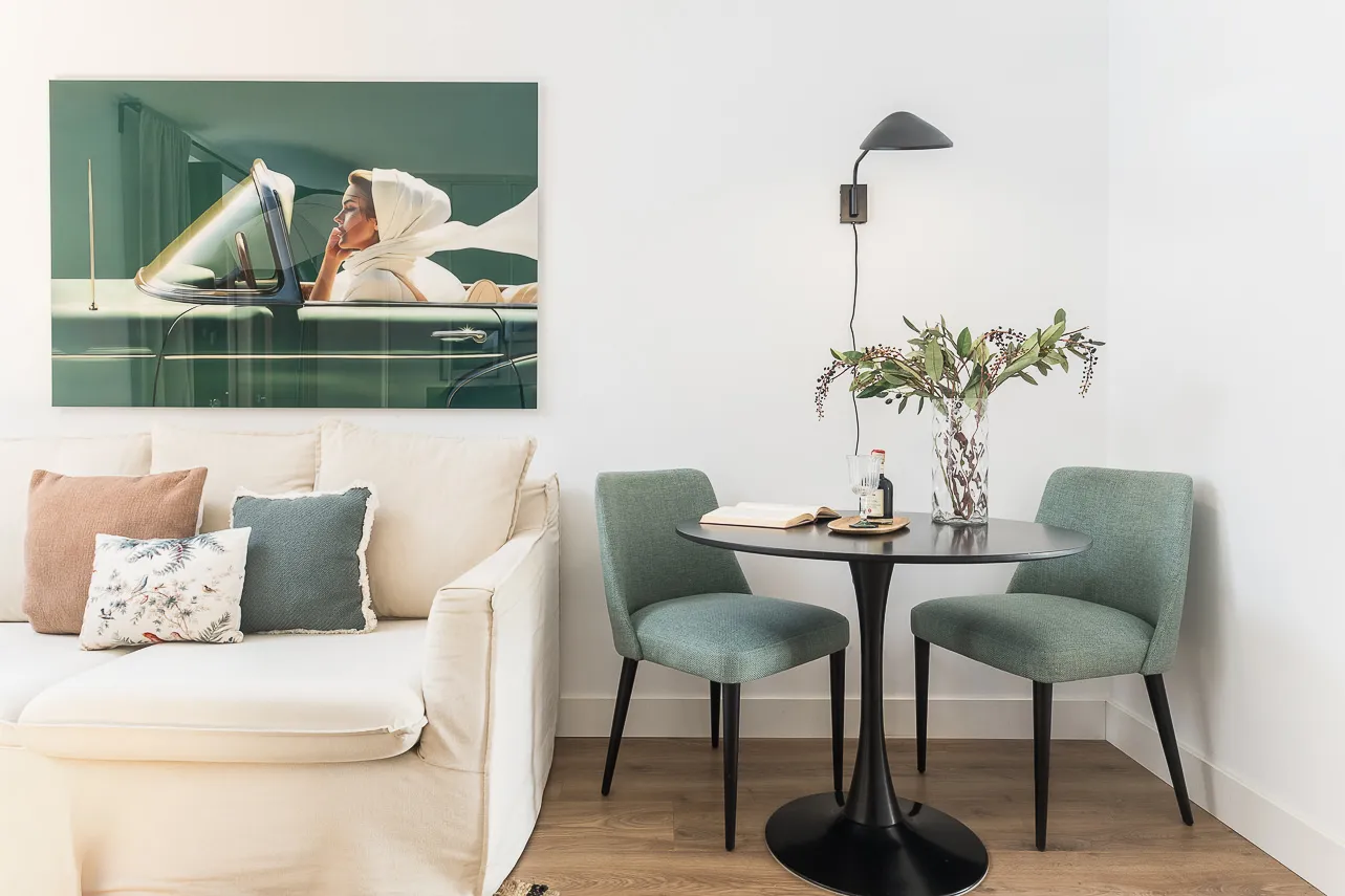 Trendy Compact Madrid Flat For Digital Nomads - Dedicated Home Office & Fast Wifi #5