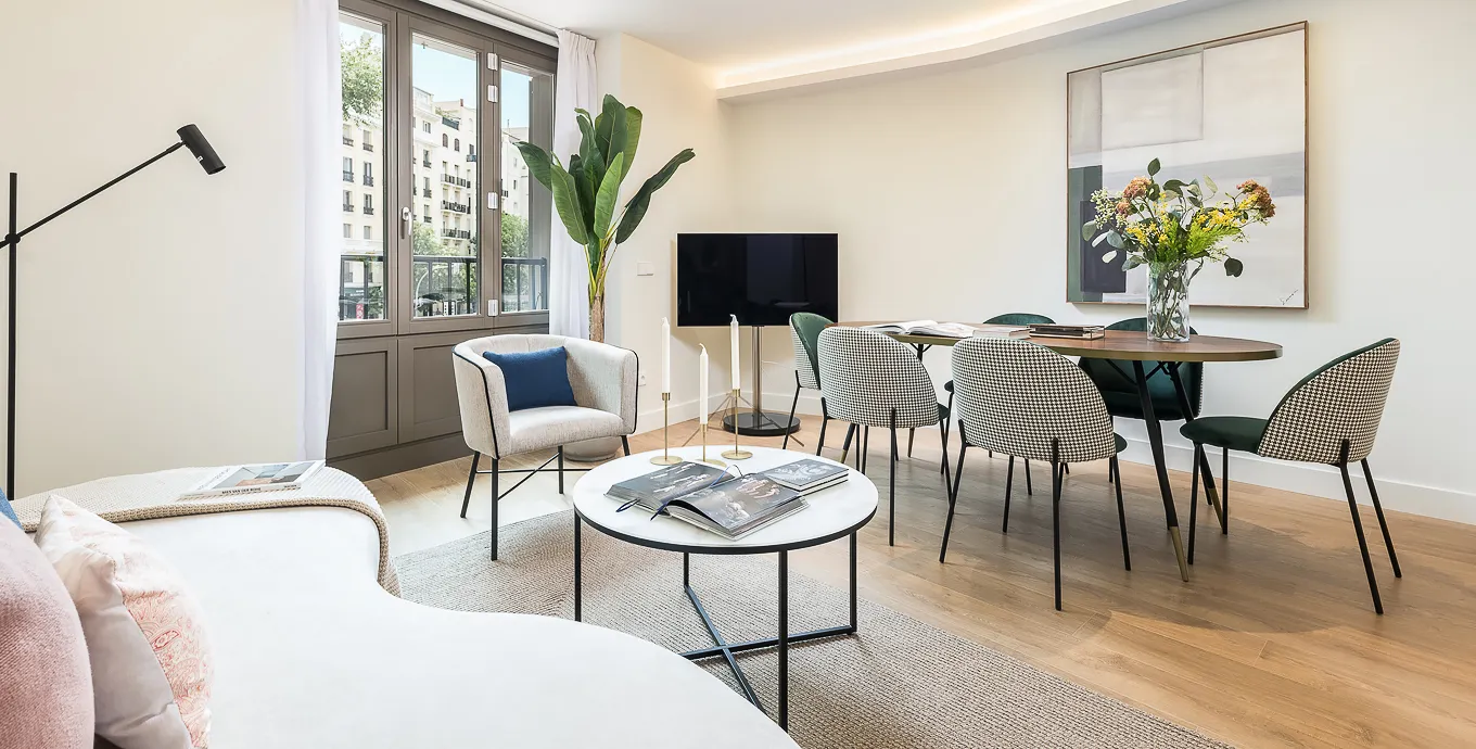Elegant Madrid Flat With Roomy Home Office Space For Remote Work And Comfort