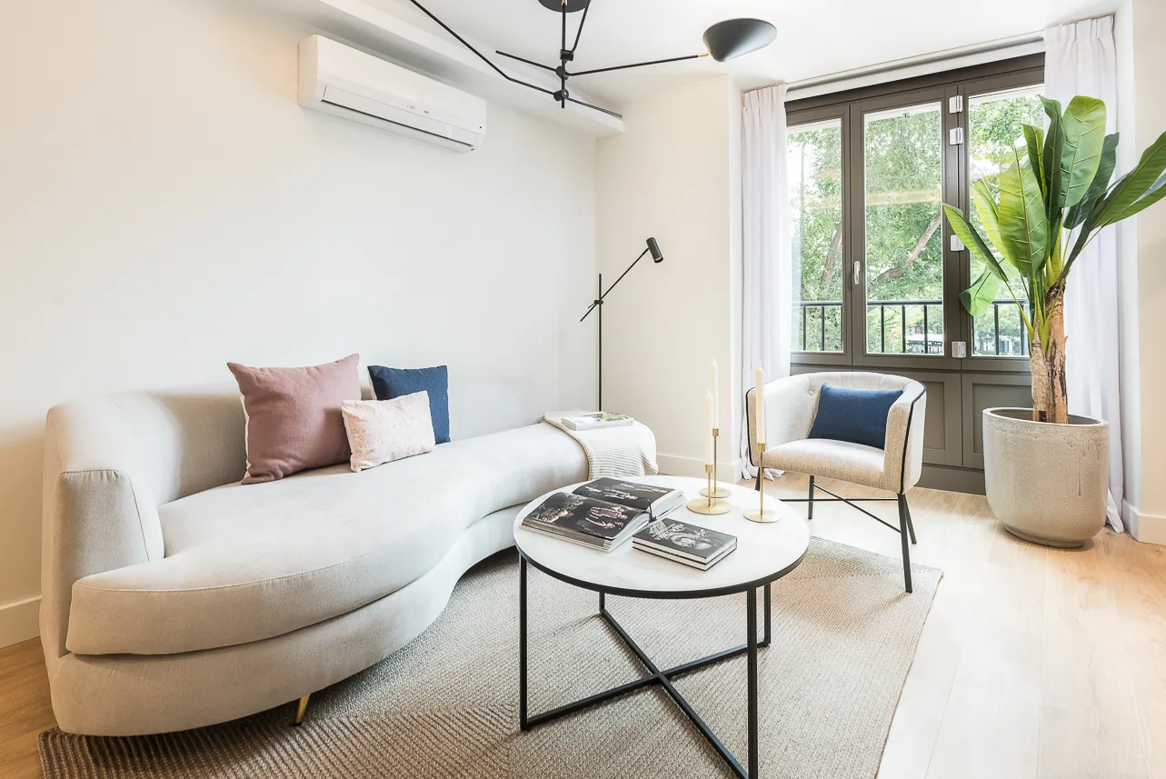 Elegant Madrid Flat With Roomy Home Office Space For Remote Work And Comfort #4