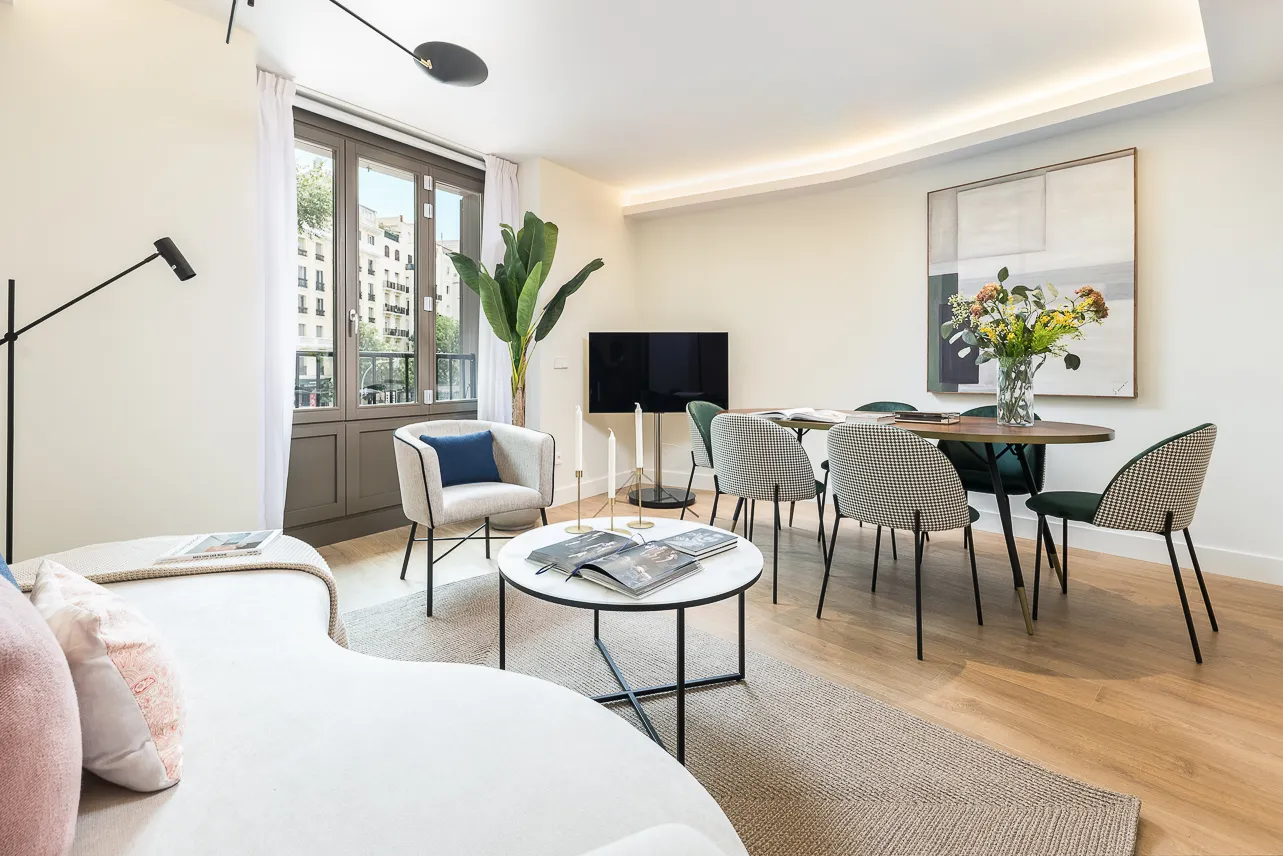 Elegant Madrid Flat With Roomy Home Office Space For Remote Work And Comfort #2