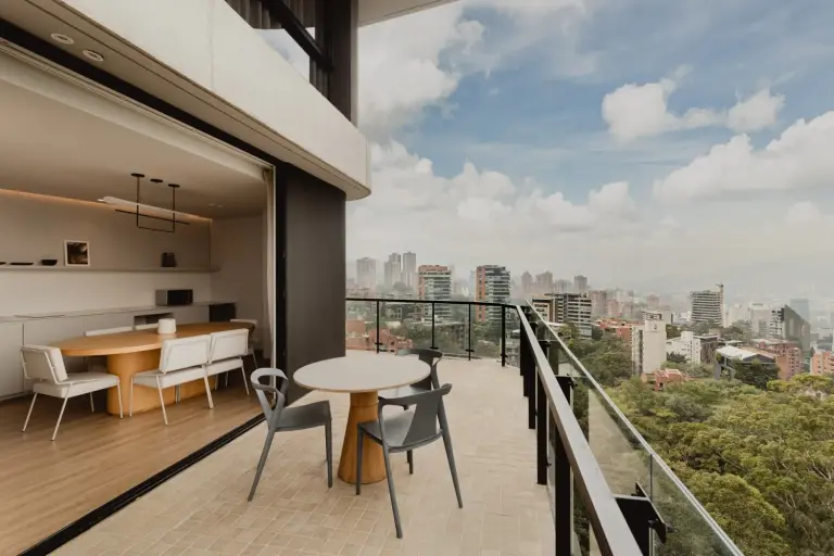 Charming Luxurious Studio With Terrace And Dedicated Home Office - Medellin