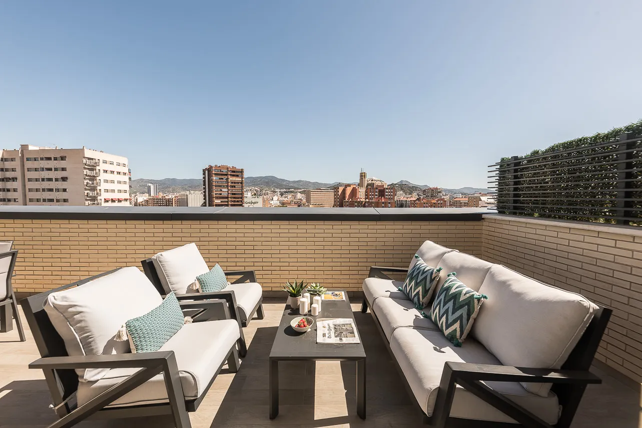 Upscale 3-bed Flat With Dedicated Home Office In Malaga For Seamless Remote Work #5