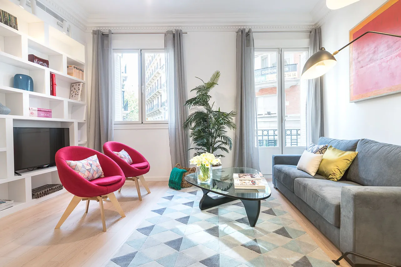 Premium Madrid Flat With Spacious Home Office And Modern Living Area #2