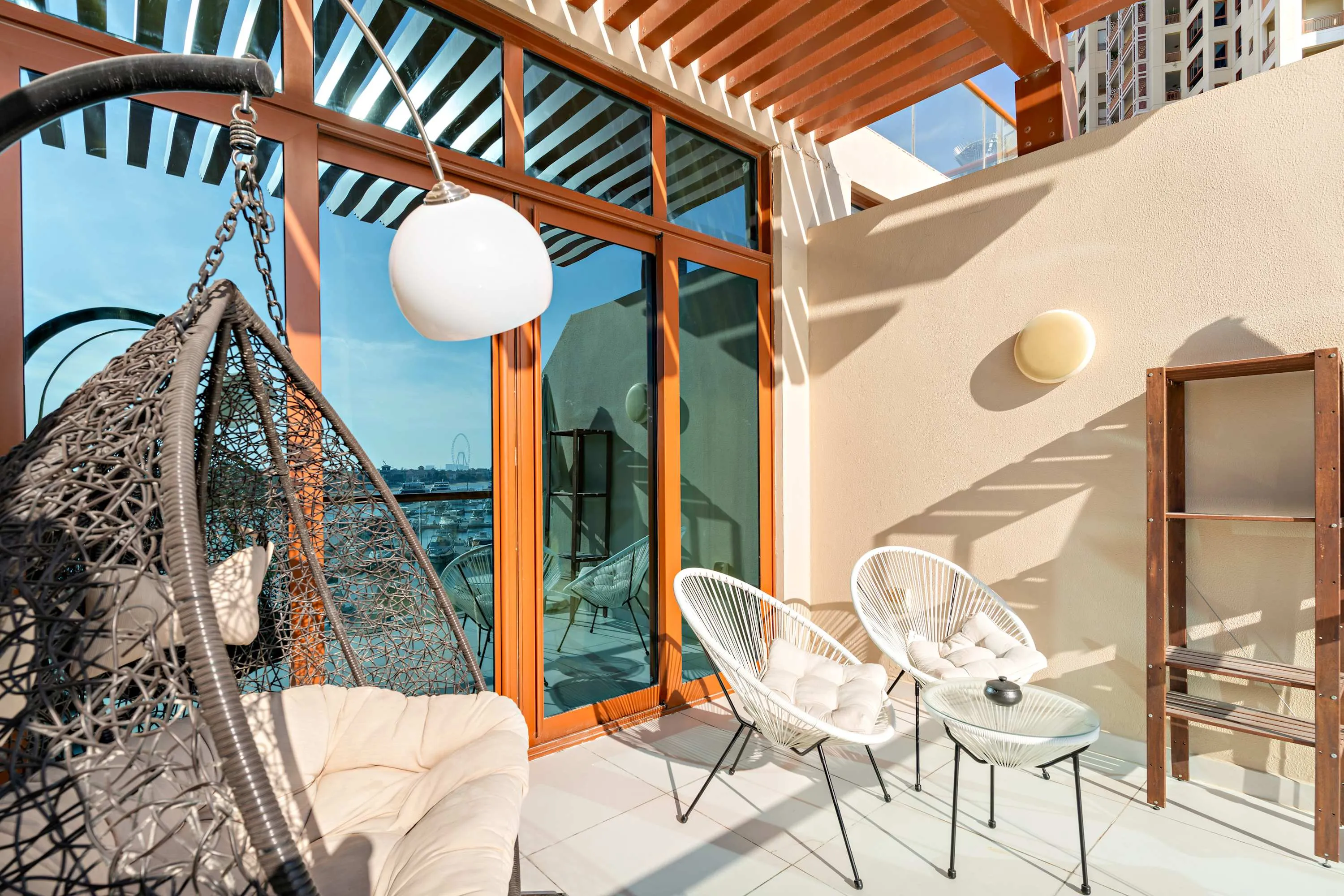 Elegant 47m2 Dubai Design Studio With Dedicated Home Office On Palm Jumeirah For Digital Nomads #2