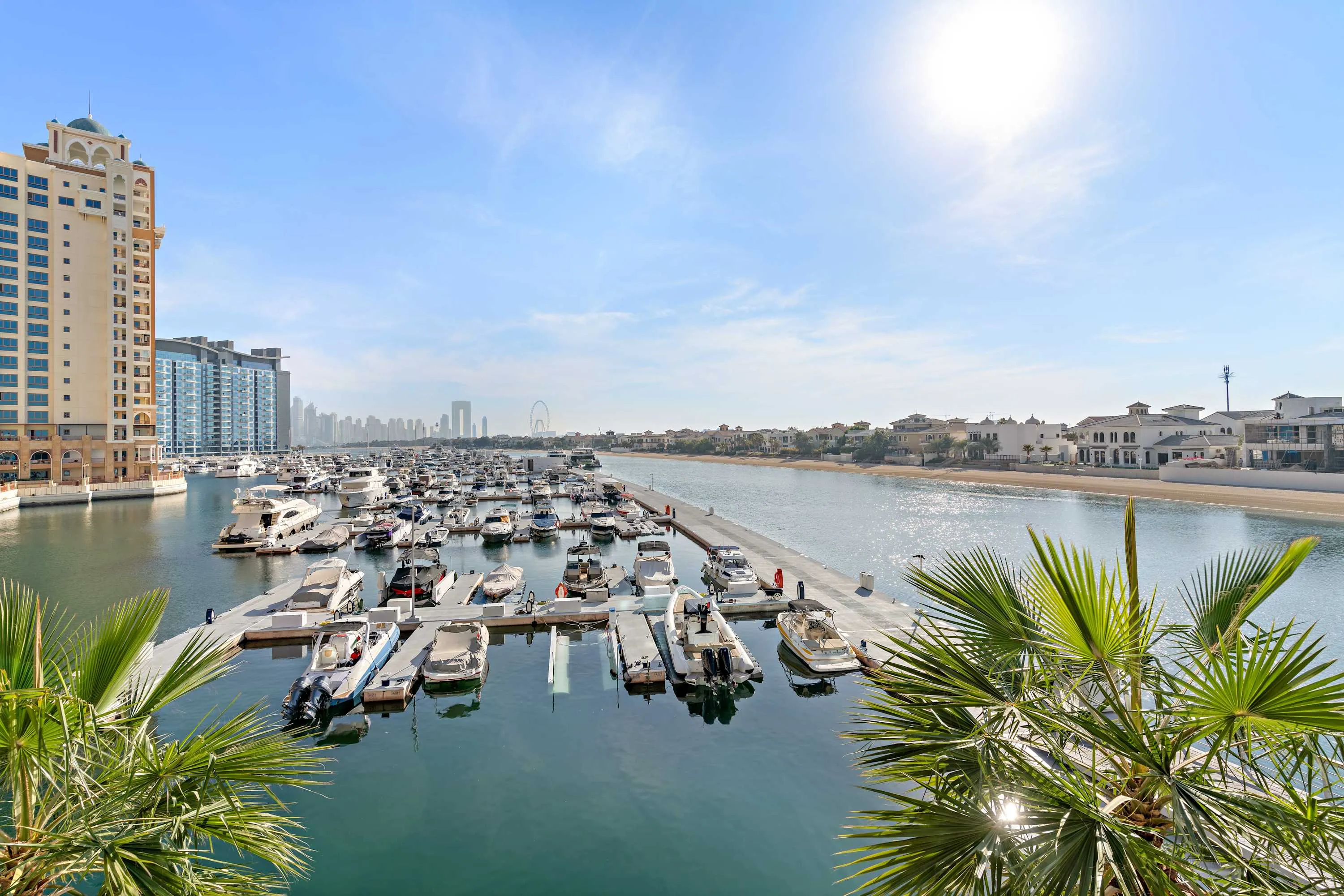 Elegant 47m2 Dubai Design Studio With Dedicated Home Office On Palm Jumeirah For Digital Nomads #4