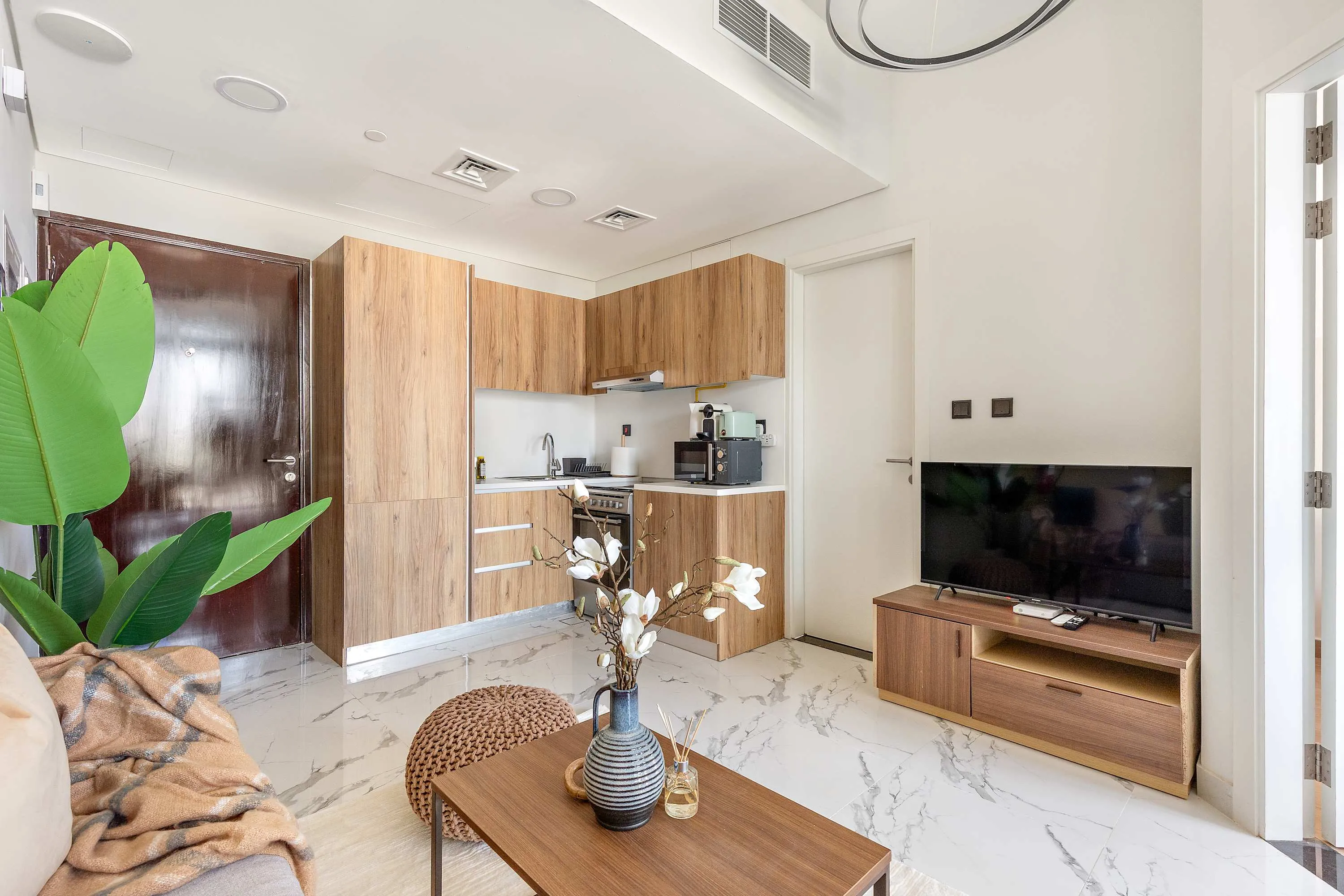 Upscale 49m2 Abu Dhabi Flat With Prime Home Office Space In Al Maryah Tower #4