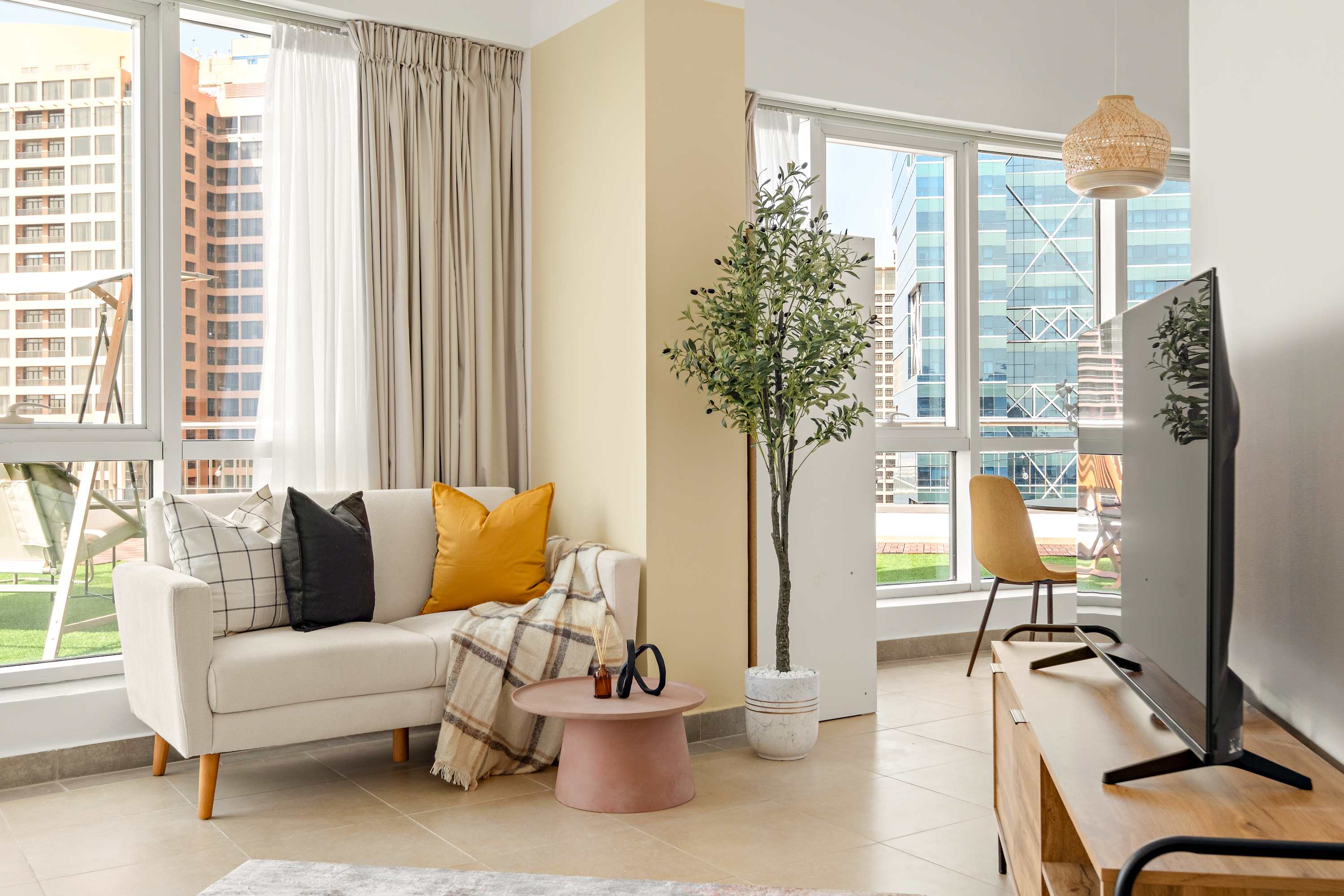 Luxurious Design Studio With Dedicated Home Office In Dubai's Barsha Heights #1