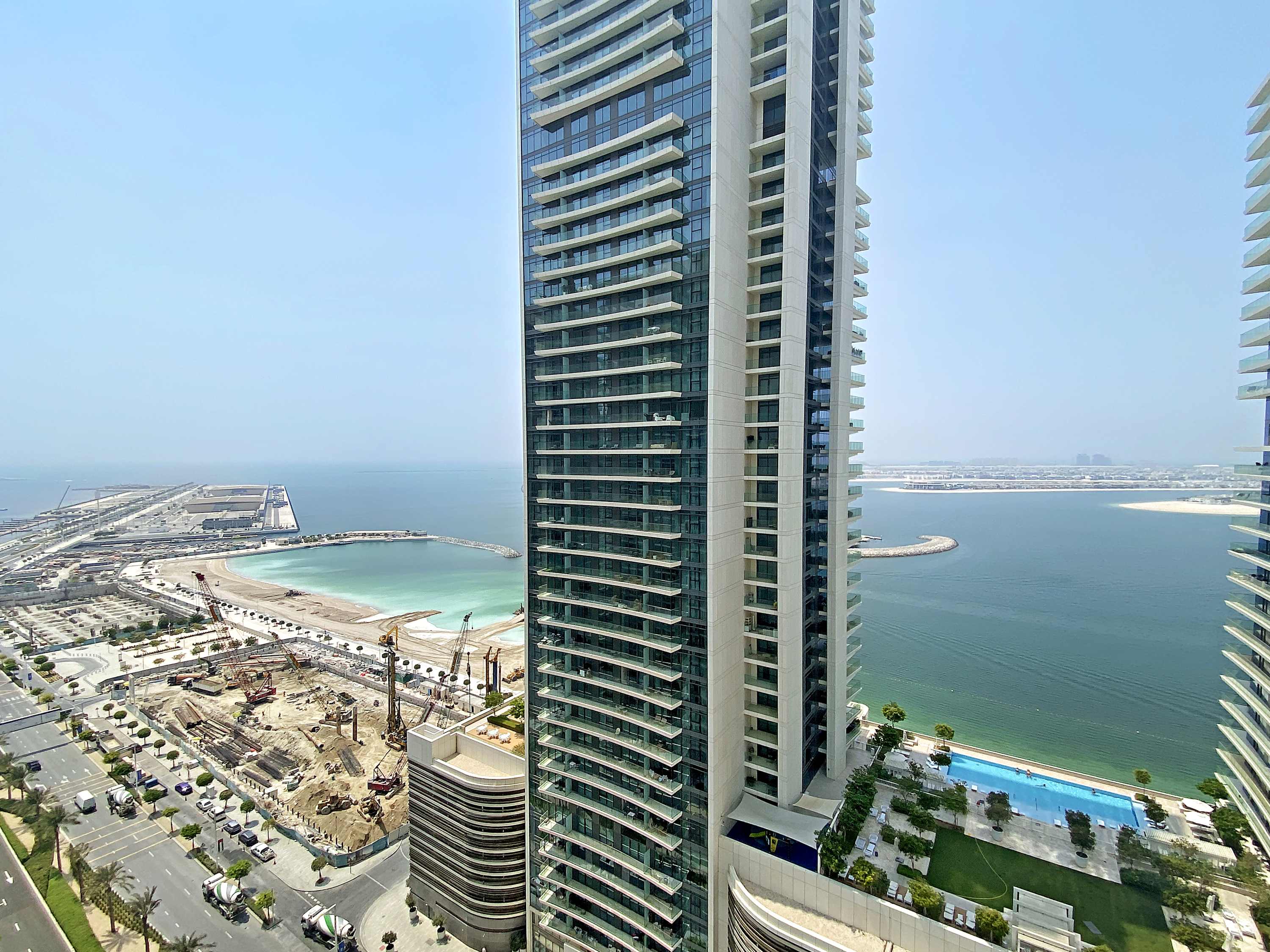 Spacious Dubai Flat With Dedicated Home Office For Remote Work Flexibility #4