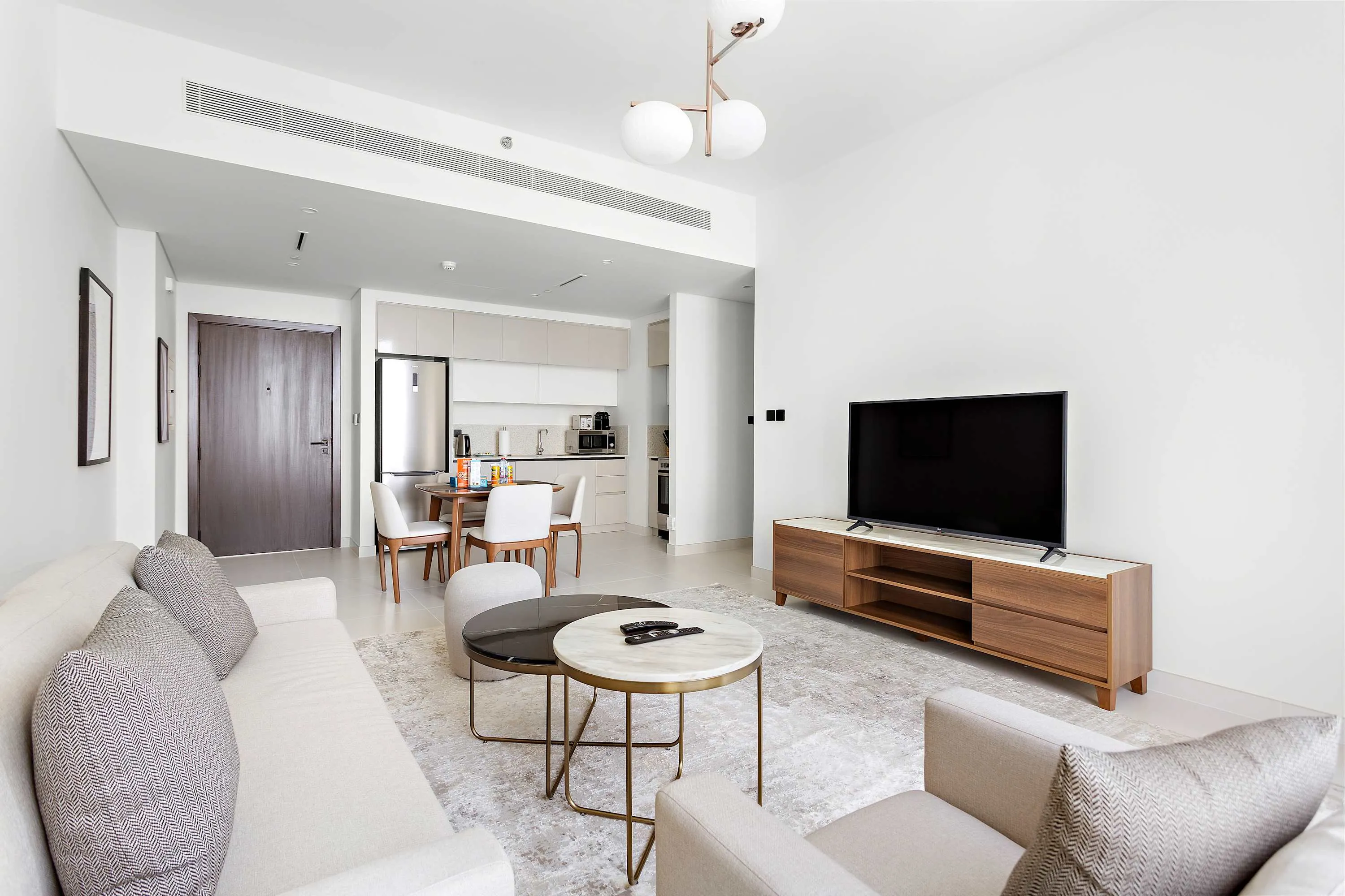 Spacious Dubai Flat With Dedicated Home Office For Remote Work Flexibility #5